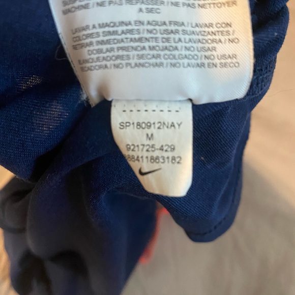 Nike exercise top in navy - Picture 3 of 3